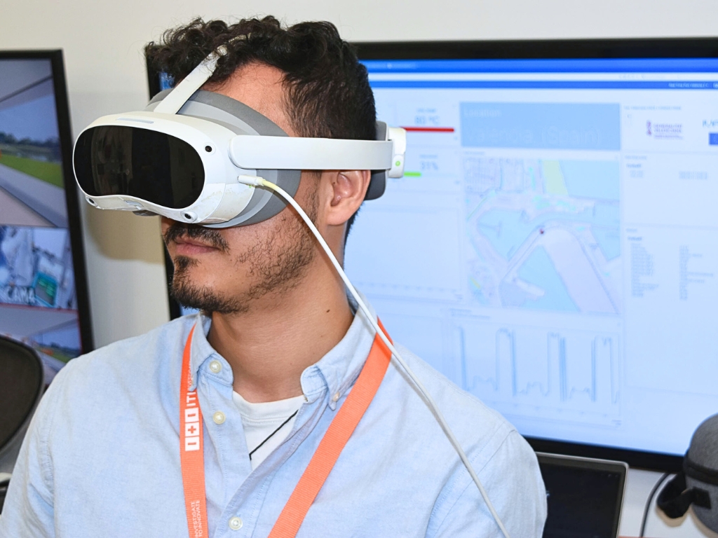 Hombre con gafas de realidad virtual