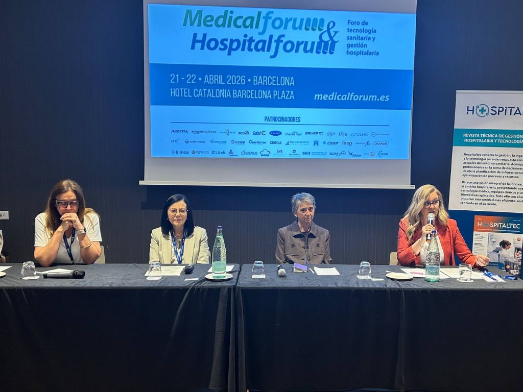 De izquierda a derecha: María B. Badia Tahull, jefa de Servicio de Farmacia Hospitalaria del Hospital Universitari de Bellvitge; María Queralt Gorgas, directora clínica del Servicio de Farmacia del Hospital Universitari Vall d’Hebron; Dolors Soy, jefa de Servicio de Farmacia del Hospital Clínic de Barcelona; y Meritxell Granell Villalón, directora Senior de Market Access y Relaciones Institucionales de Almirall España.