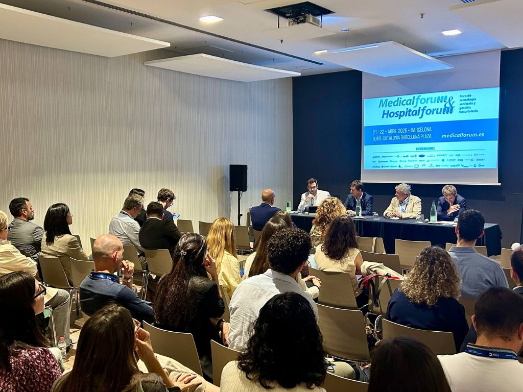 De izquierda a derecha: Jordi Escuder Tisaire, Head of Innovation in Digital Health en Eurecat; Xavier García Ordóñez, CEO de Better Care; Remo Lucio Suppi Boldrito, codirector de la Unidad Mixta UAB-Taulí AI4Kidney; y Xavier Escayola Elías, jefe de la Unidad de Bioingeniería e Ingeniería Clínica del Hospital Sant Joan de Déu Barcelona.