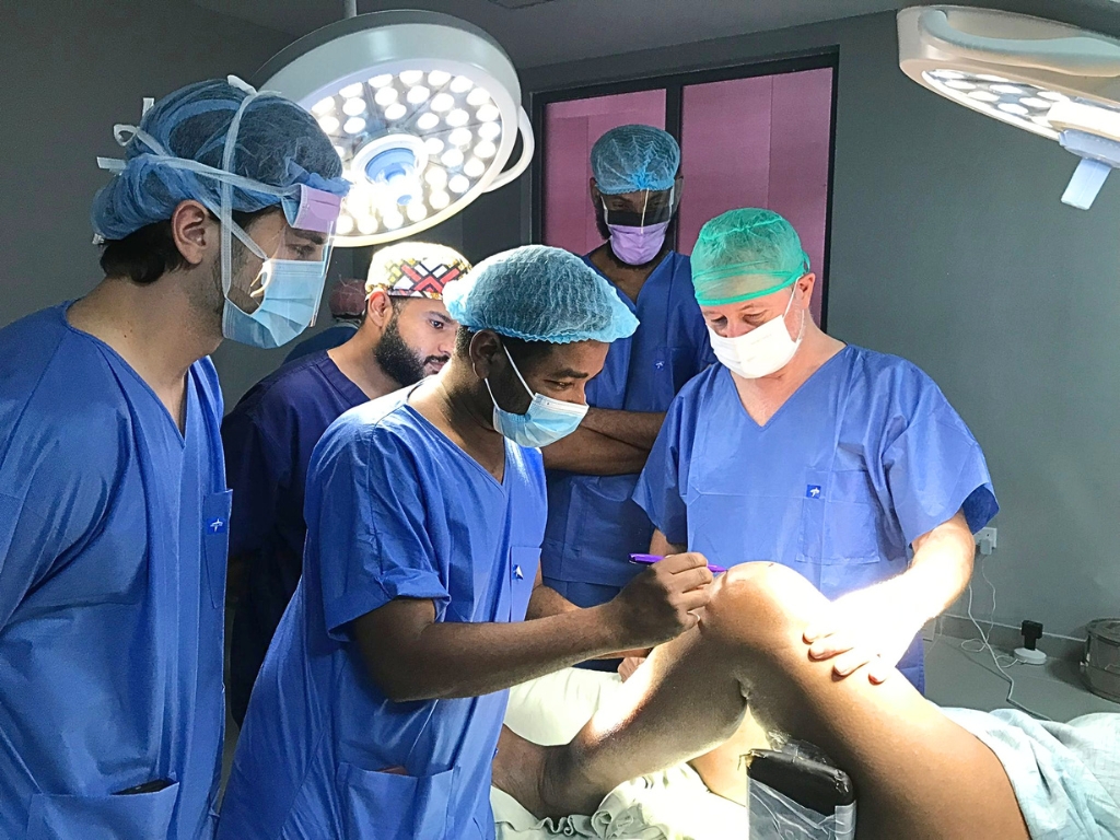 Hospital Universitari Sagrat Cor junto a la Fundación NED en Zanzíbar