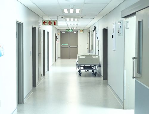 Molins apunta al pavimento como palanca  de ahorro ante el auge de la construcción de hospitales